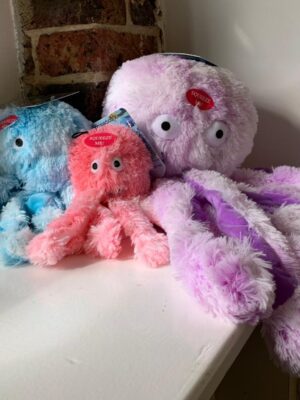 "Magic" water magnet towel